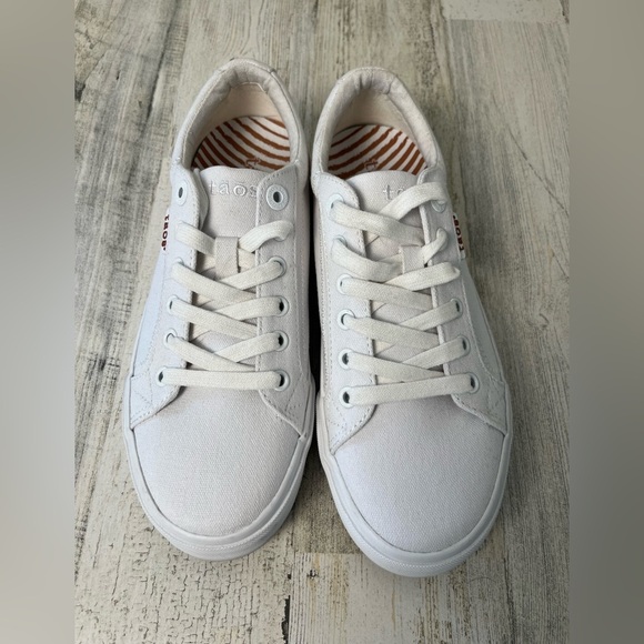 Taos Womens Footwear White Plim Soul Canvas Sneakers size 8 - Picture 2 of 11
